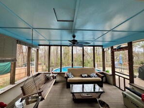 Smart-TV, peis, videospill og DVD-spiller