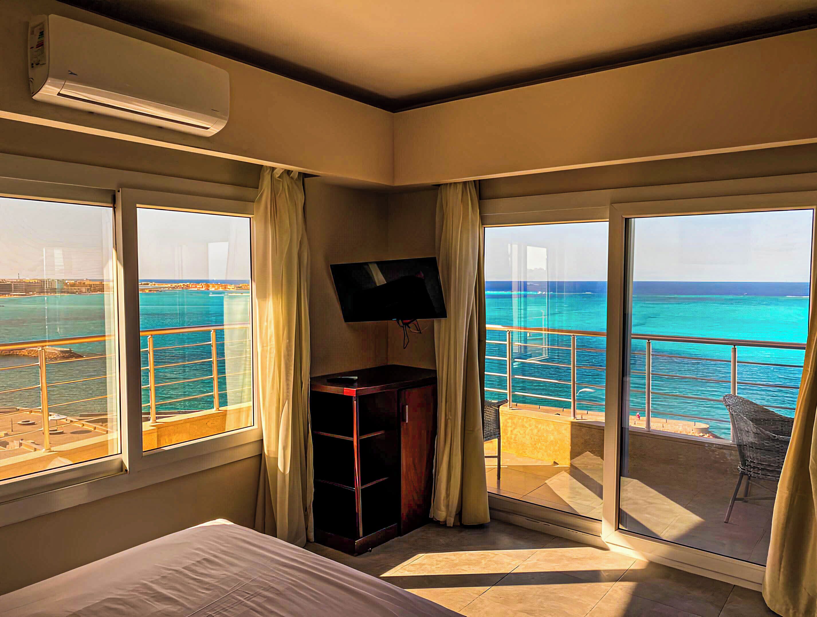 3 chambres, fer et planche à repasser