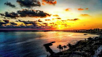 Am Strand, weißer Sandstrand