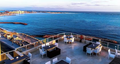 Luxury Apartment 3BR & Full Sea View
