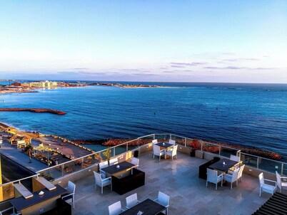 Luxury Apartment 3BR & Full Sea View