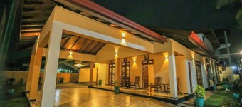4-bedroom villa in Negombo situated in a safety environment with WiFi,A/C. 