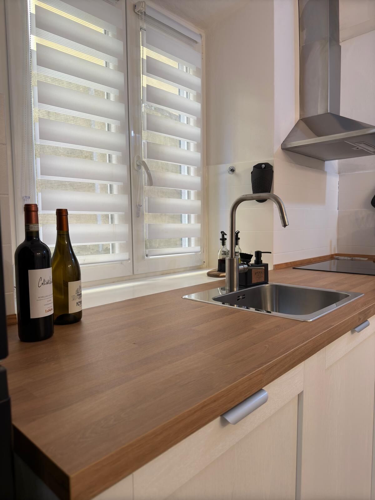 Frigorifero, forno, piano cottura, lavastoviglie