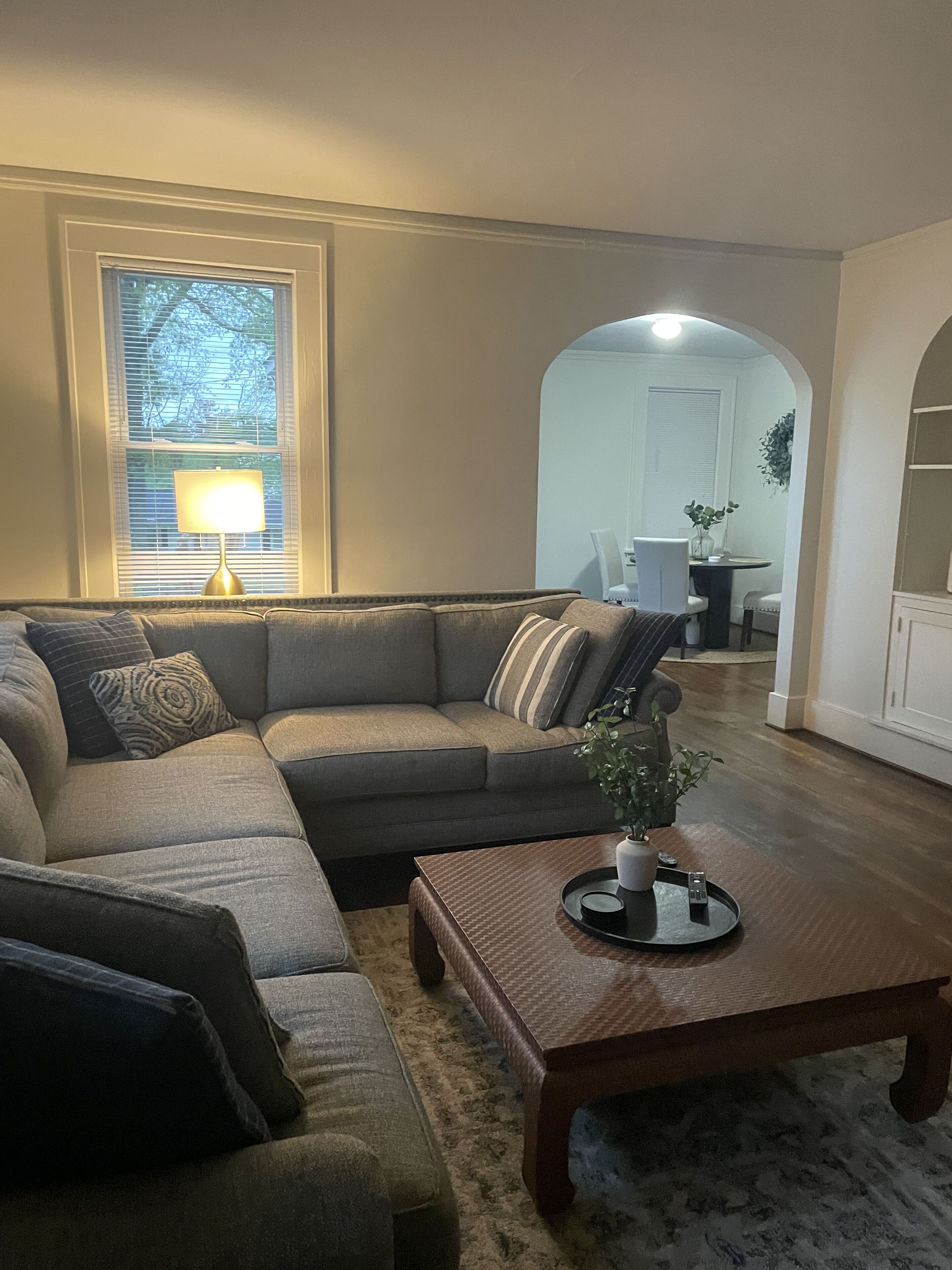 Smart-TV, peis og DVD-spiller