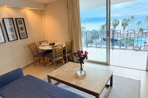 42-tommu LED-sjónvarp með kapalrásum