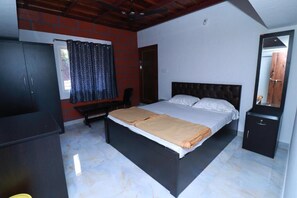 Comfort Double Room, Balcony, Garden View | Desk - Temple View Homestay (Sringeri)