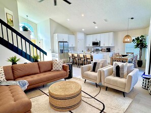 TV - Mickey's Margarita Villa - Disney Pool Home (Davenport)