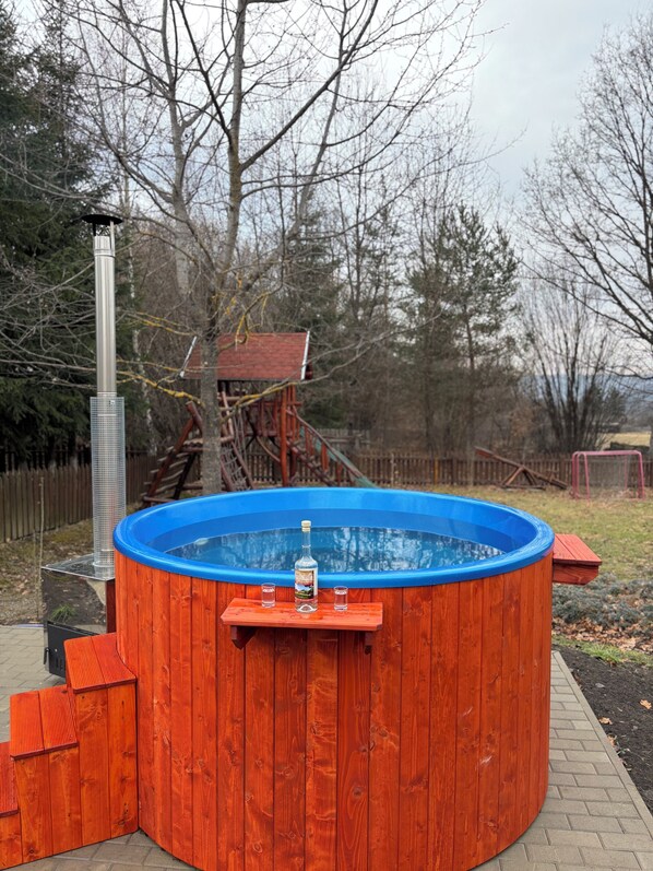 Bain à remous extérieur