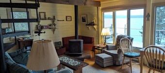 Charming 3-bedroom cottage in beautiful Roque Bluffs