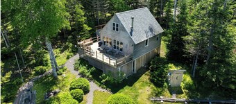 Charming 3-bedroom cottage in beautiful Roque Bluffs