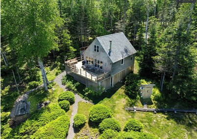 Charming 3-bedroom cottage in beautiful Roque Bluffs