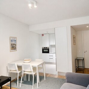 Unclassified image, 3 of 10, button