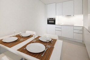 Unclassified image, 2 of 10, button