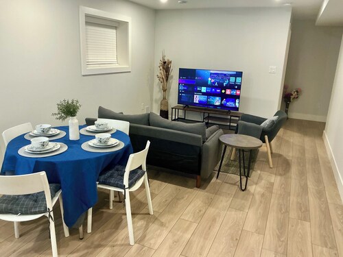 Modern 2-Bedroom Apartment in a Quiet Suburb;Close to Shops, Banks, and Airport!