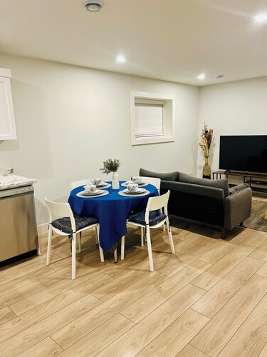 Modern 2-Bedroom Apartment in a Quiet Suburb;Close to Shops, Banks, and Airport!