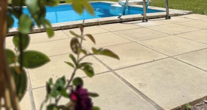 Quiet villa in Provence with private jacuzzi and swimming pool