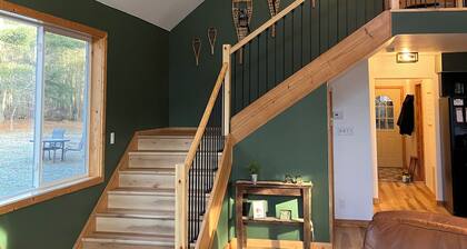 Secluded 3-bedroom cabin on the Chippewa River near Ladysmith, WI with WiFi, AC