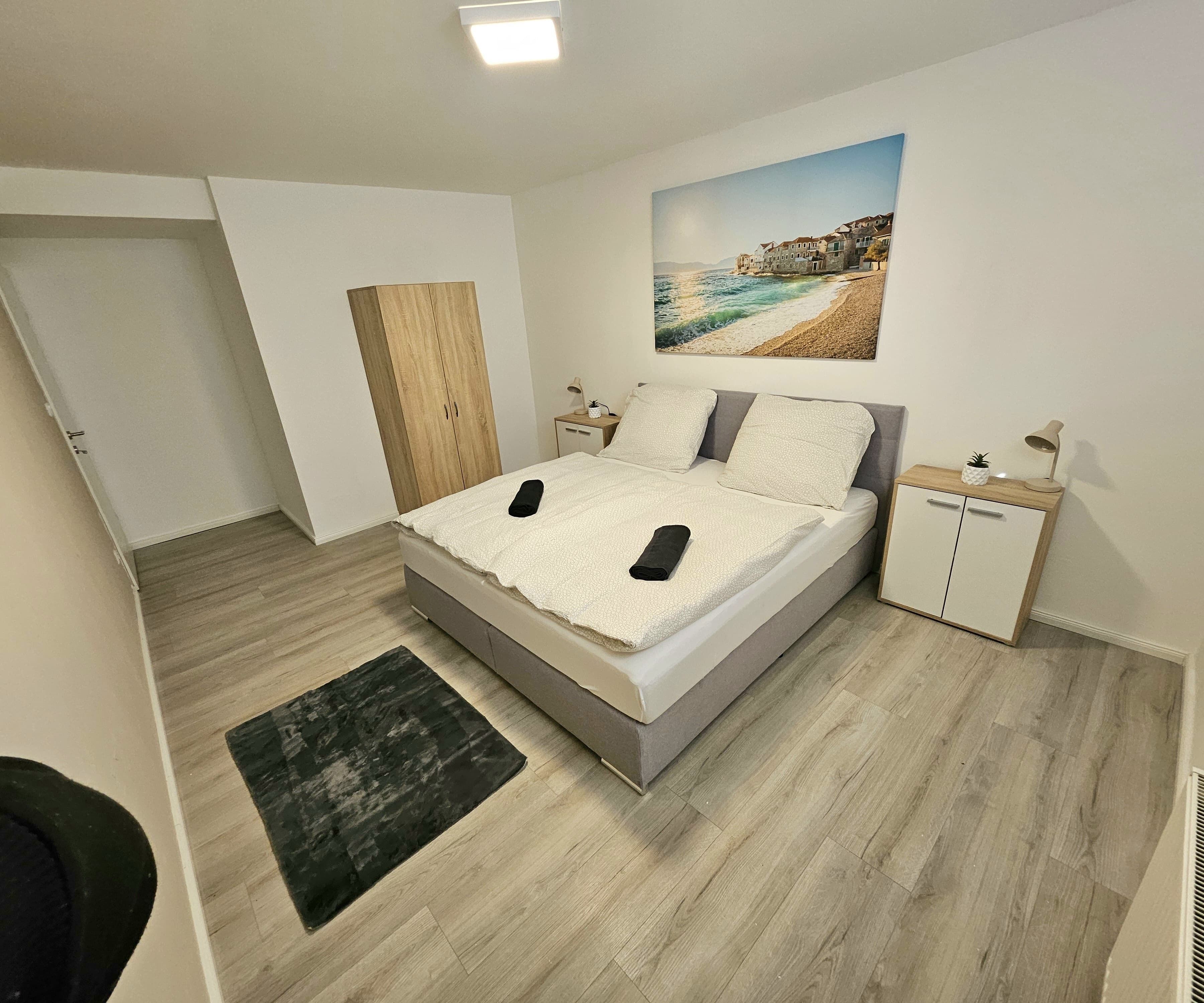 2 chambres, fer et planche à repasser, Wi-Fi, draps fournis