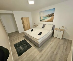 2 bedrooms, iron/ironing board, WiFi, bed sheets - Cozy vacation apartment Parndorf (Parndorf)