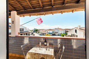 Outdoor dining - Splendid 3-room flat in Les Saintes-Maries-de-la-Mer (Saintes-Maries-de-la-Mer)