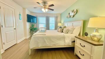 3 bedrooms, desk, free WiFi, bed sheets