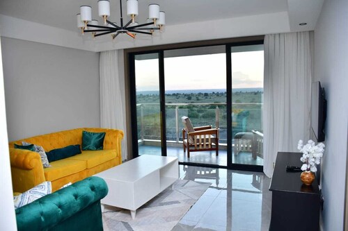 Lian Amazing studio with WiFi, AC, fitness room in wonderful Nairobi