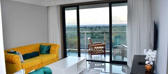 Lian Amazing studio with WiFi, AC, fitness room in wonderful Nairobi