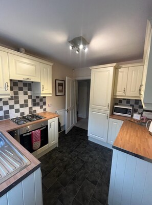 Private kitchen - Central Buxton Apartment (Buxton)