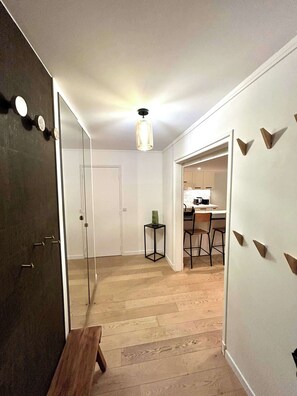 Interior - Charming 2-bedroom and extra bed duplex.  WiFi, AC.  In the real heart of Paris  (Paris)