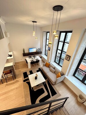 Living area - Charming 2-bedroom and extra bed duplex.  WiFi, AC.  In the real heart of Paris  (Paris)