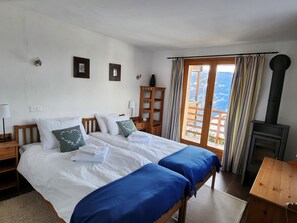 4 chambres, fer et planche à repasser, Wi-Fi, draps fournis