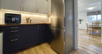 Cozy apartment in enchanting Hammonds Plains with everyting you need.