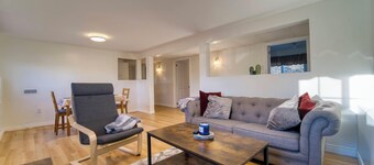 Cozy apartment in enchanting Hammonds Plains with everyting you need.