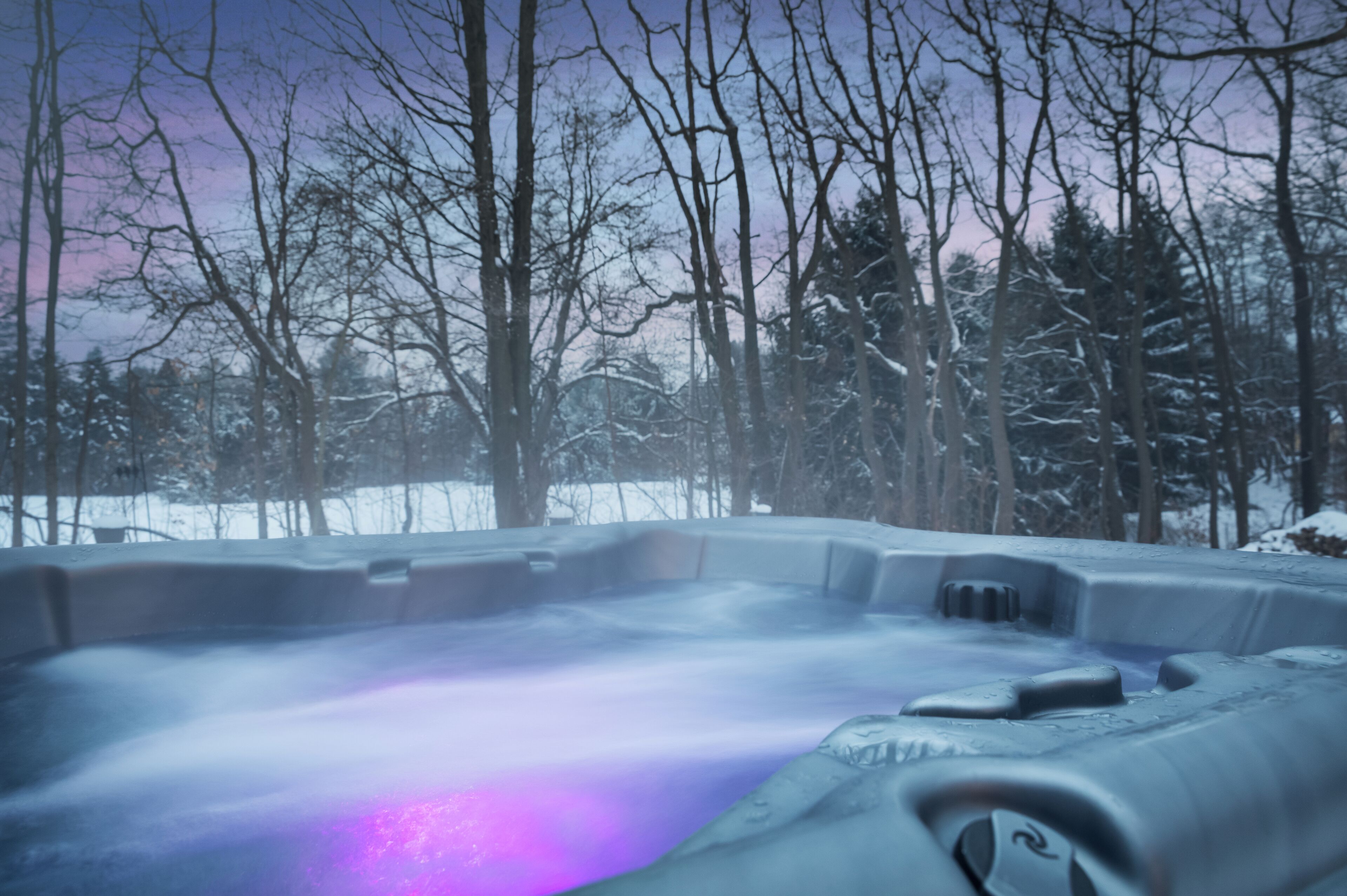 Tina de hidromasaje al aire libre