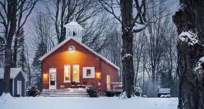 Lux Historic Schoolhouse with Hot Tub.