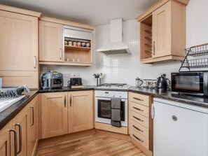 Refrigerador, microondas, horno, cafetera/tetera