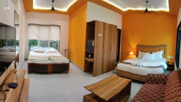 Luxury Villa, Non Smoking, Garden View | Laptop workspace, WiFi (free)
