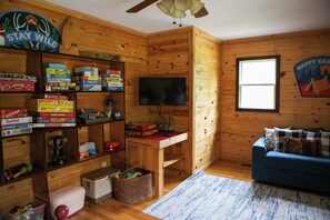 Interior - Spacious 4-bedroom Cabin on Warwoman Creek (Clayton)