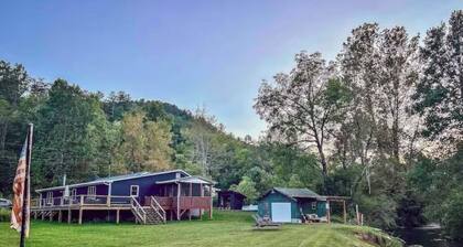 Spacious 4-bedroom Cabin on Warwoman Creek