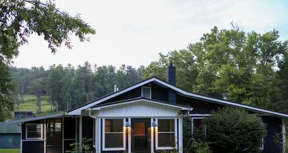Spacious 4-bedroom Cabin on Warwoman Creek