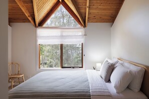 3 habitaciones, escritorio, tabla de planchar con plancha y wifi 