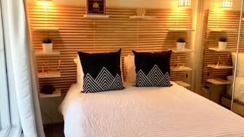 1 bedroom, free WiFi, bed sheets
