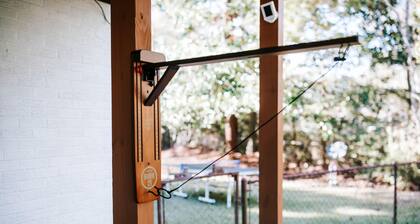 Cozy 5 BR/3-Bath home near Parris Island/Downtown Beaufort - Game Room, Fire Pit