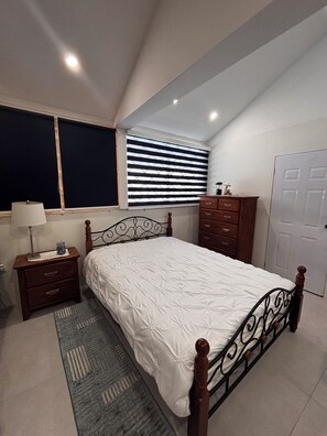 2 bedrooms, iron/ironing board, WiFi