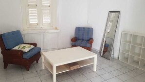 Unclassified image, 2 of 10, button - Top Location, Private Apartment, in the capital Willemstad. (Willemstad)