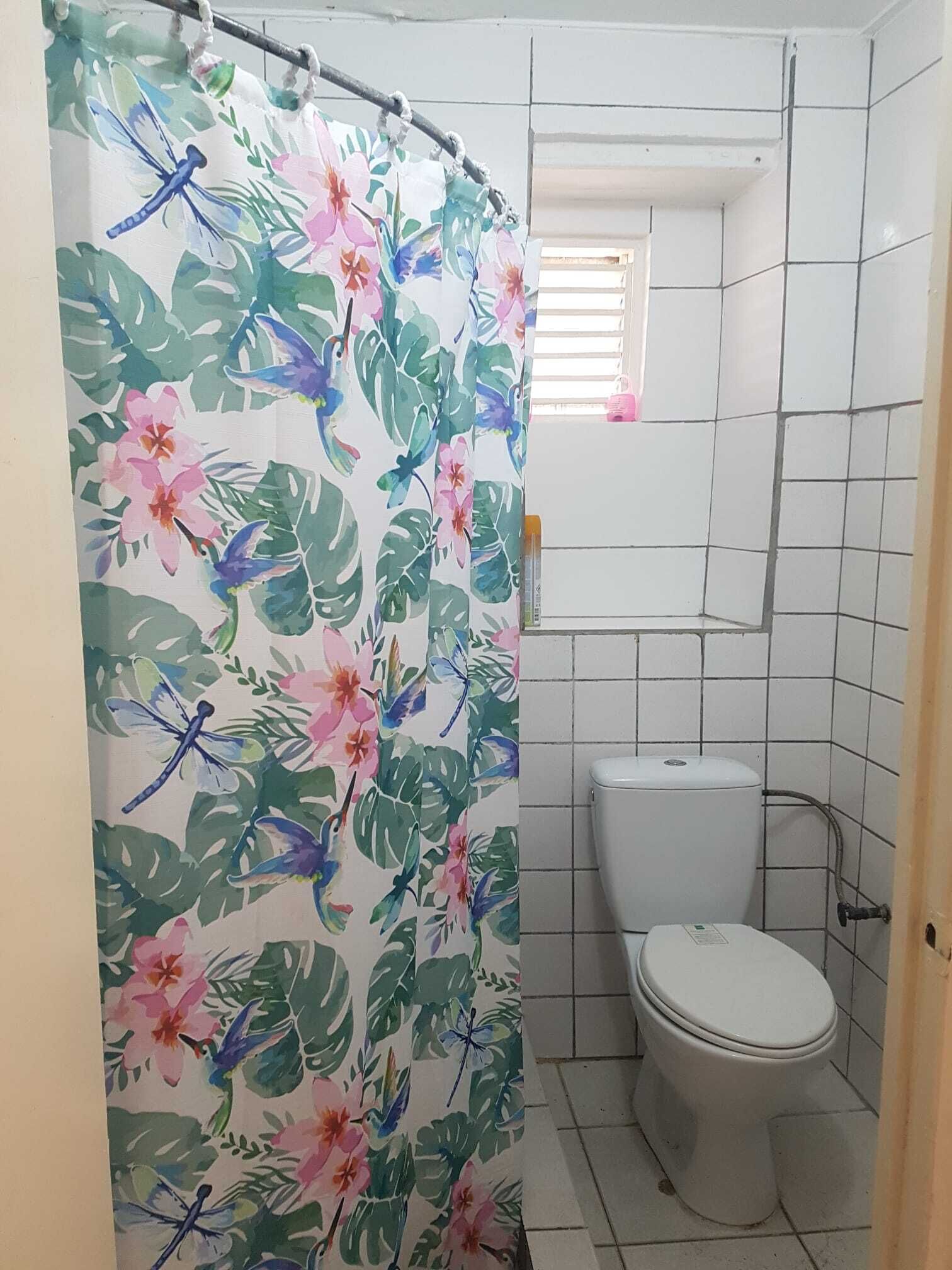 Pyyhkeet, saippua, vessapaperi