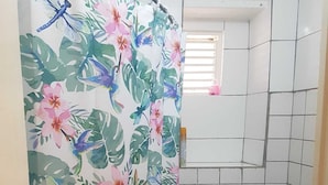 Unclassified image, 5 of 10, button - Top Location, Private Apartment, in the capital Willemstad. (Willemstad)