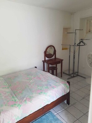 1 bedroom, WiFi, bed sheets