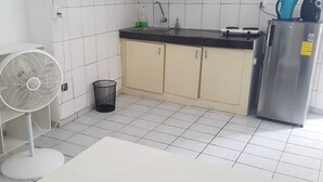 Unclassified image, 4 of 10, button - Top Location, Private Apartment, in the capital Willemstad. (Willemstad)