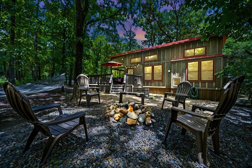 Little Bear Tinyhouse - Family Getaway w/Hot Tub